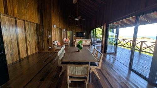 Calibishie Villa | Turtle Beach Hotel Calibishie