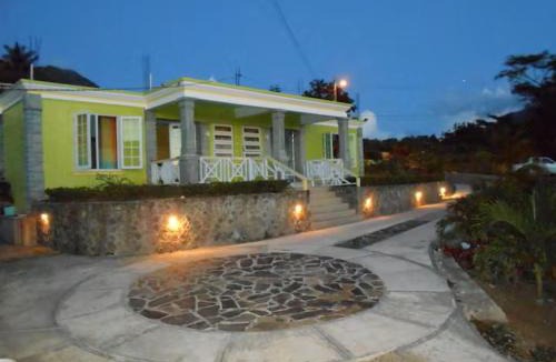 Giraudel Apartment | Diamond View Cottages