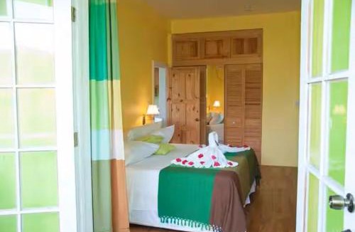 Giraudel Apartment | Diamond View Cottages