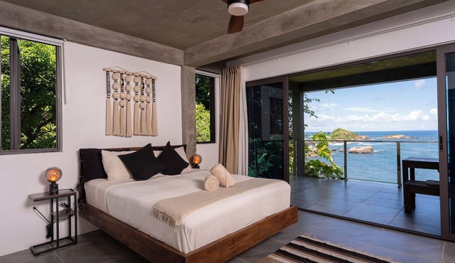 Modern Bayfront 1BR surrounded by Jungle in Saint Andrew Parish